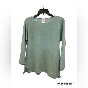 B‎ Betta Made in Italy light green sweater size S